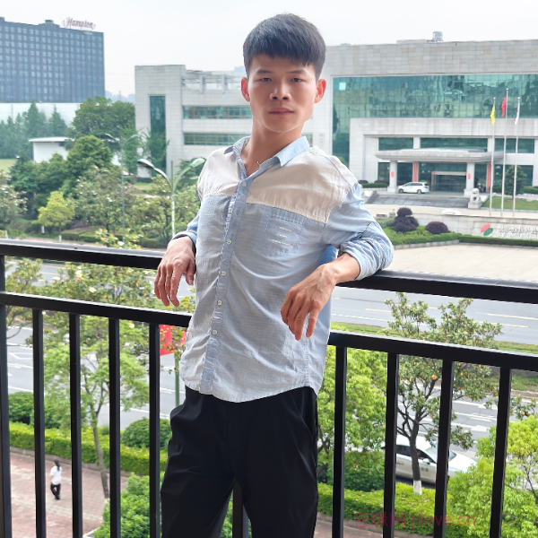 湖南28岁单身帅哥真诚找对象-吕梁征婚相亲网